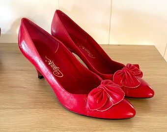 Vintage 1970s Red Capri 2.5" Pump Heels Sz 7.5 N Made in USA 26 Mid Century Retro Fashion Ladies Shoes