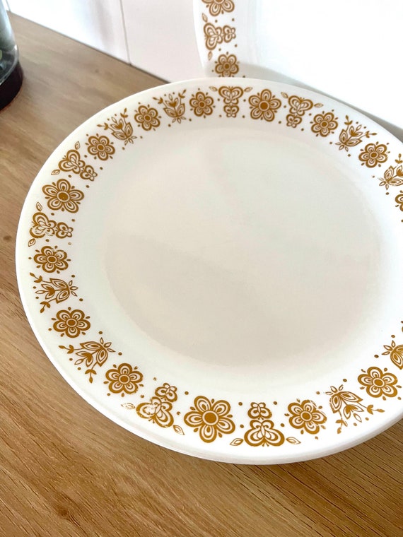 Corningware top plates set