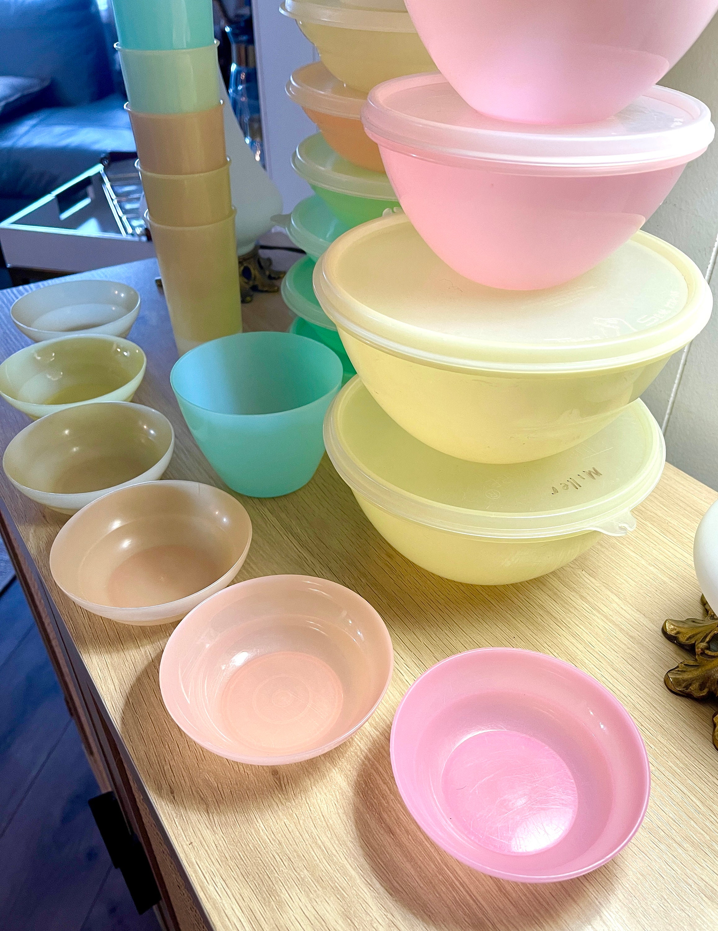 Tupperware Rare Set of 5 Wonderlier Bowls Vintage Pastels Pink Blue Yellow  Green