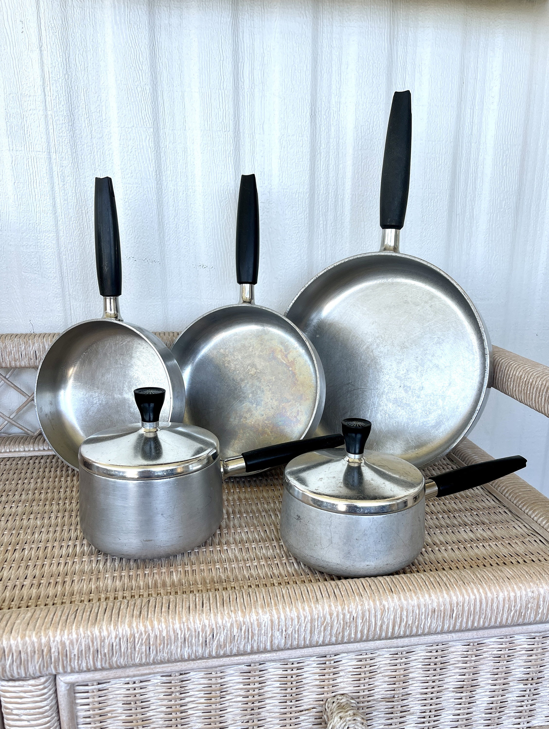 Vintage Wear-Ever 12pc Aluminum Cookware Lot Wood Handle Pots/Pans W/Lids