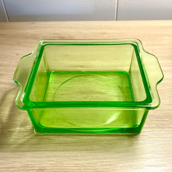 Vintage 1930s Hazel Atlas Green Uranium Depression Glass Square Refrigerator Dish RARE Fridgie Collectible Vaseline Glassware