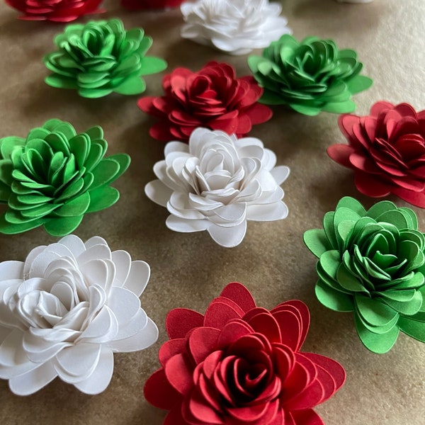 15pk Green/Red/White Starburst Rolled Paper Flowers 1” inch