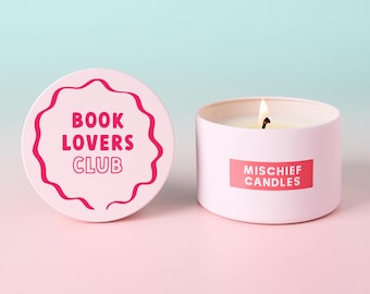 Regalo divertido para ella - Vela de lata rosa - Relleno de calcetín de Candle Club