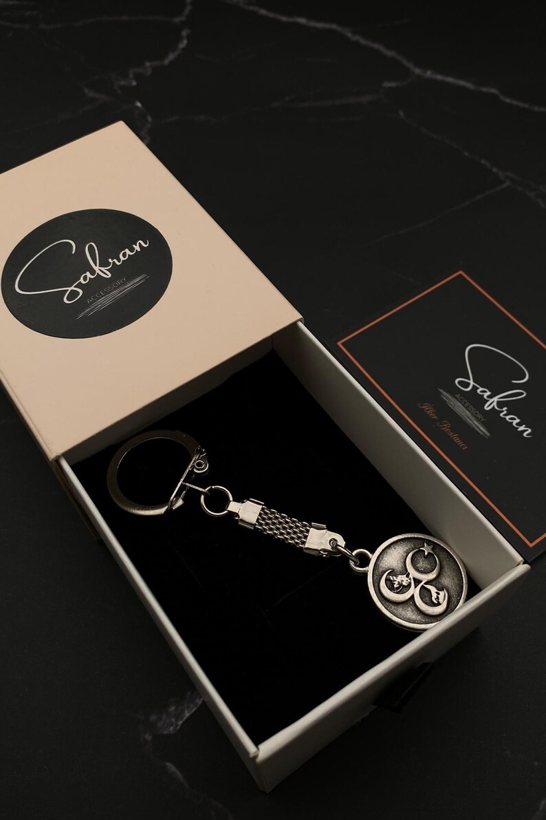 Circle Ottoman Crescent Style Keychain, Islamic Jewelry, Islam Gifts