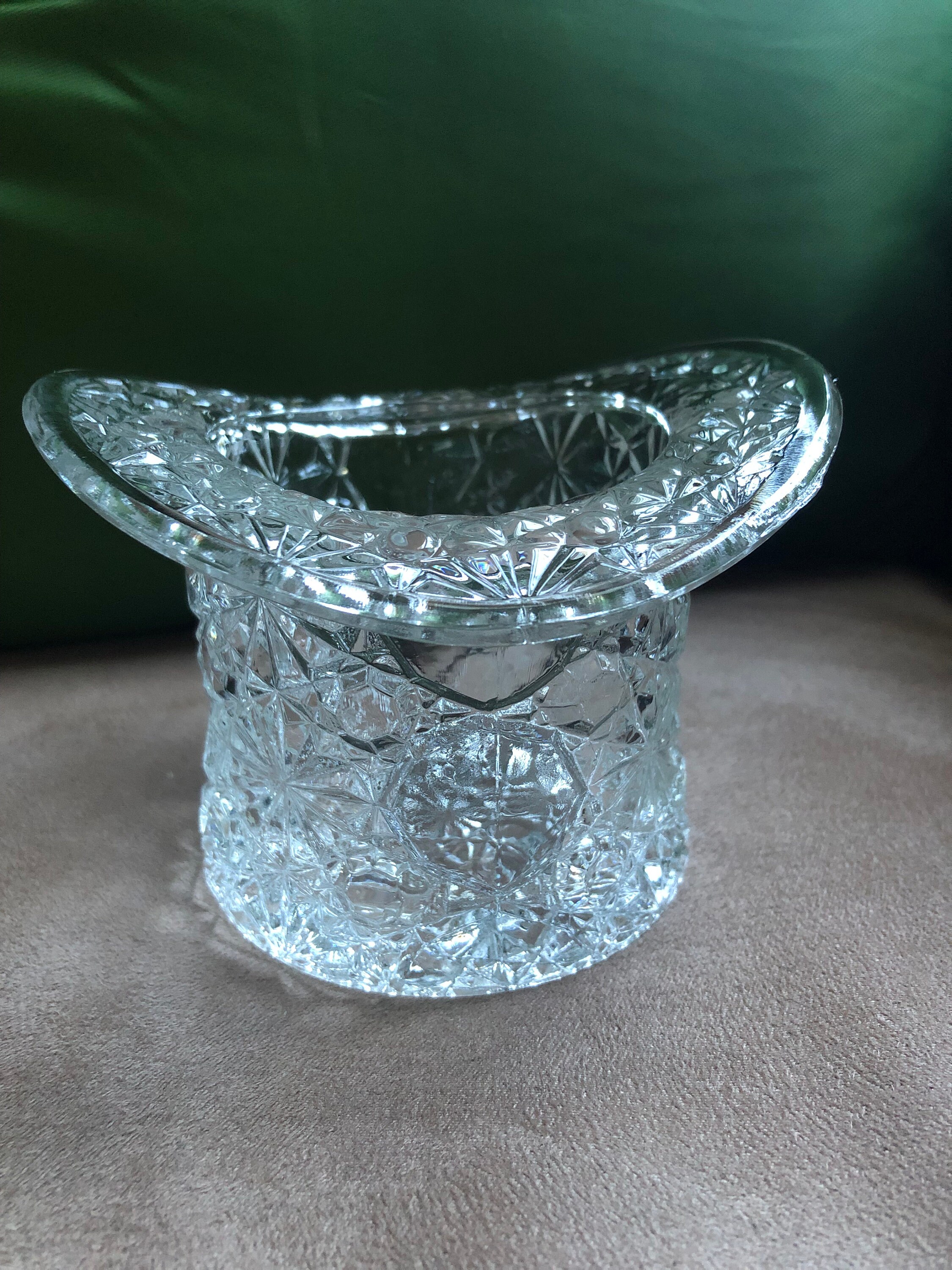 Fenton Glass Daisy and Button Top Hat Dish / Vase