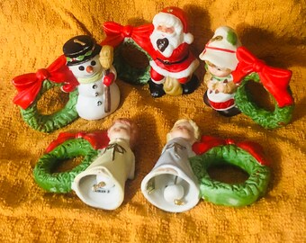 Juego de cinco servilletas navideñas JASCO con campanas de campana / Little Chimers