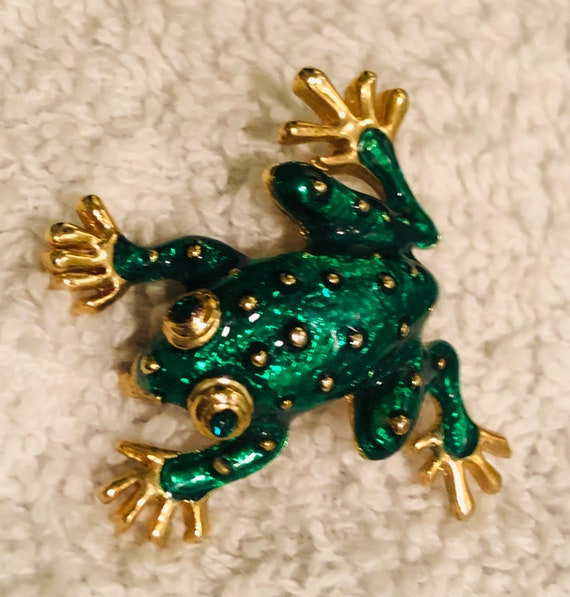 Giovanni frog brooch