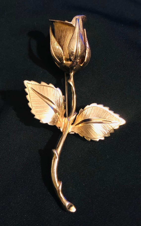 Signed Giovanni gold tone Rose Brooch