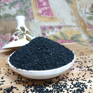 Moroccan Black seeds 11 oz / 18 oz,  Premium quality, 100% wild and organic, It’s been carefully purified in the Moroccan way.