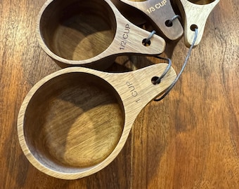 Handgemaakte maatbekers van acaciahout: set van 4 inch