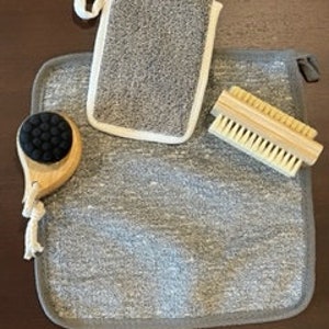 Handmade Charcoal Spa Gift Set: Exfoliating Brush & Cloth