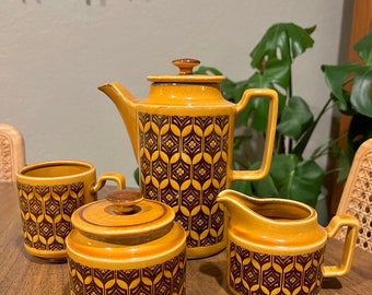 Vintage Mid Century Modern Braun Royal Sealy Teekanne Keramik Set von 4