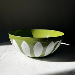 Vintage Cathrineholm Lotus Green & White Nesting Bowl