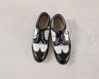 Hyde Vintage Black & White Wingtaill Bowling Oxfords Shoes - Size 8