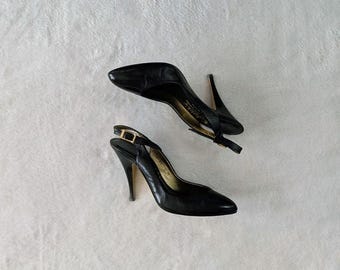 Frederick's of Hollywood Vintage Black Gold Slingback Heels - Size 5