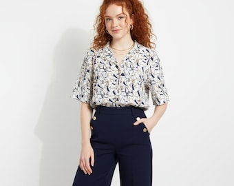 Suburban Petites Vintage Nautical Sailboat White Blue Blouse t - Size 10P