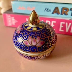 Vintage Thai Benjarong Hand Decorated Pink Lotus Porcelain Gilded Lidded Bowl