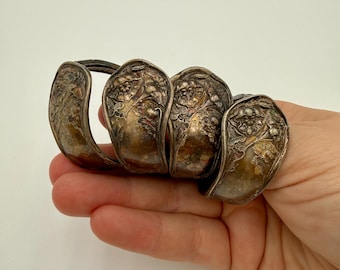 Rare Antique Oneida Art Nouveau Ornate Floral Silver Plate Napkin Ring Holder Set