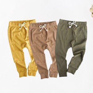 baby joggers, farmers market Organic vegetable baby clothes farmer organic baby leggings gender neutral baby Kleding Unisex kinderkleding Unisex babykleding Broek gardening baby clothes 