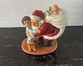 Vintage HOMCO 5261 Santa Claus Figurine Hugging Child Made in Taiwan Holiday Decor