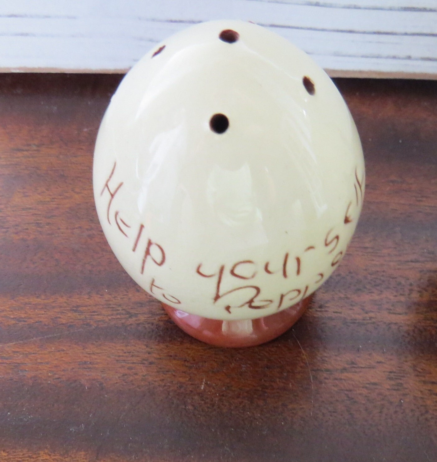 Vintage 1920s Torquay Mottoware Cottage Style Salt and Pepper Shaker