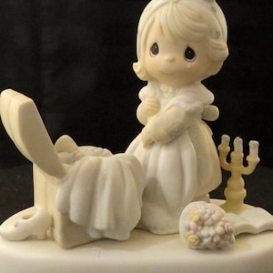 Precious Moments Vintage 1983 Jonathan and David &quot;Precious Memories&quot; Porcelain Figurine E-2828 by Enesco. Perfect condition . Flower Stamp