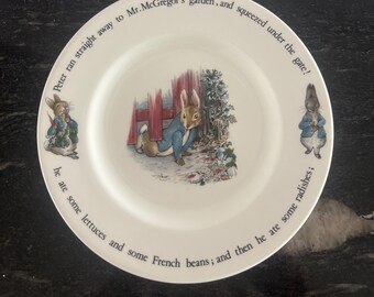 Vintage Wedgwood Peter Rabbit Plate Beatrix Potter Mr. McGregor's Garden Etruria Barlaston England