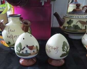 Saleros y pimenteros Mottoware vintage de Torquay: cerámica de estilo rústico