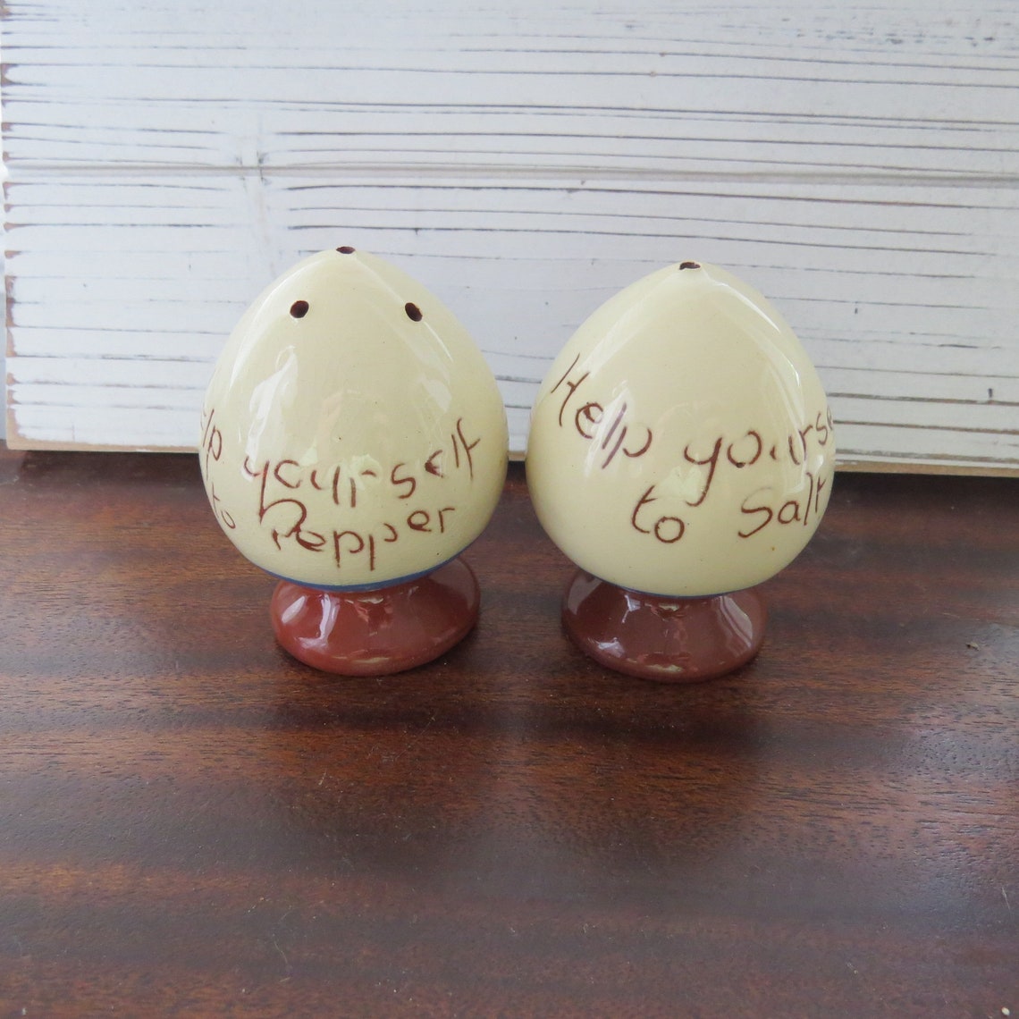 Vintage 1920s Torquay Mottoware Cottage Style Salt and Pepper Shaker