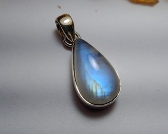 Rainbow Moonstone pendant, 925 Sterling Silver Pendant, Blue fire stone pendant, rainbow moonstone jewelry, June Birthstone, Gift For her