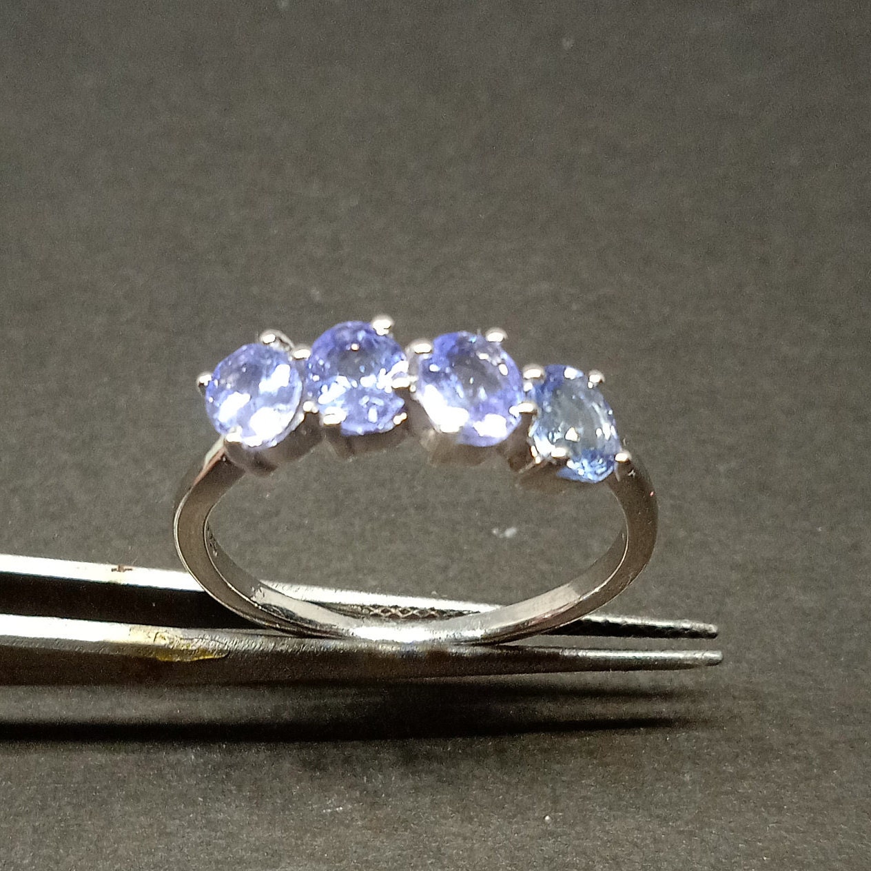 Bague En Argent 925 Avec Tanzanite Naturelle - Taille 7.25 - Couleur Lavande Pâle
