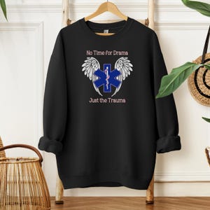 EMS EMT Crewneck Sweatshirt Dünne weiße Linie Ersthelfer Geschenkidee Sweatshirt Sanitäter Rettungsdienst