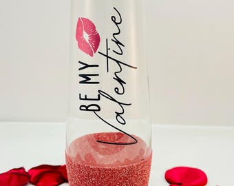 Personalized Glitter Champagne Flutes: Valentine's or Galentine's Gift