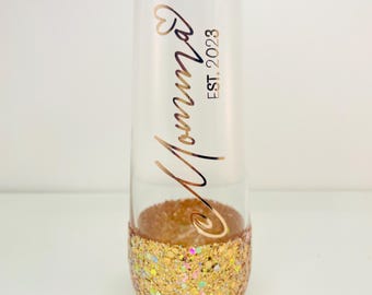 Personalized Mom Champagne Glass, Glitter Bottom, Mother's Day Gift