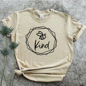 Bee kind shirt , Be kind shirt, peace and love shirt, woman gift for moms, teacher shirt, Ladies tshirt, top