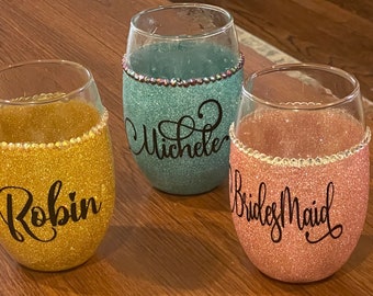 Personalized glitter wine tumblers