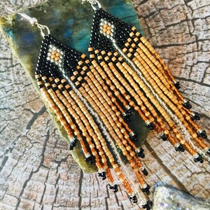 Fringe beaded earrings Brun