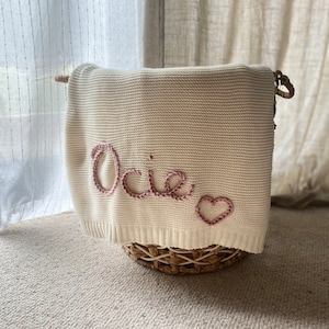 Manta de bebé personalizada - Manta de punto bordada a mano