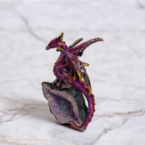 Dragon Guarding Faux Crystal Cave Statue Fantasy Decoration Figurine ...
