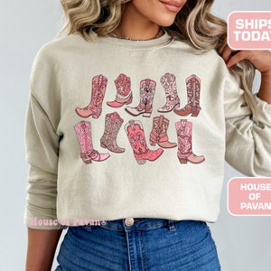 Cowgirl Boots, Country Concert Sweatshirt, Wild West, Cute Country Tee, Cowgirl Shirt, Western Vibes, Oversized Graphic Tees, For Women, Tee
