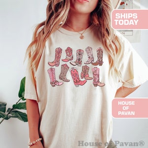 Nashville boho outfit with vintage tee
