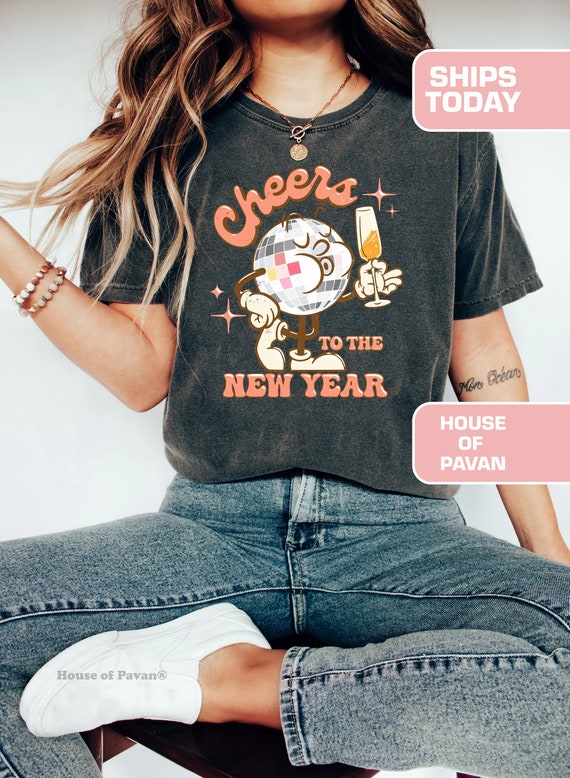 Happy New Year Shirt, Funny Retro Tee, Vintage New Year Graphic, Comfort Colors® Oversized Shirt, Cheers 2025, Boho Party, Winter Aesthetic