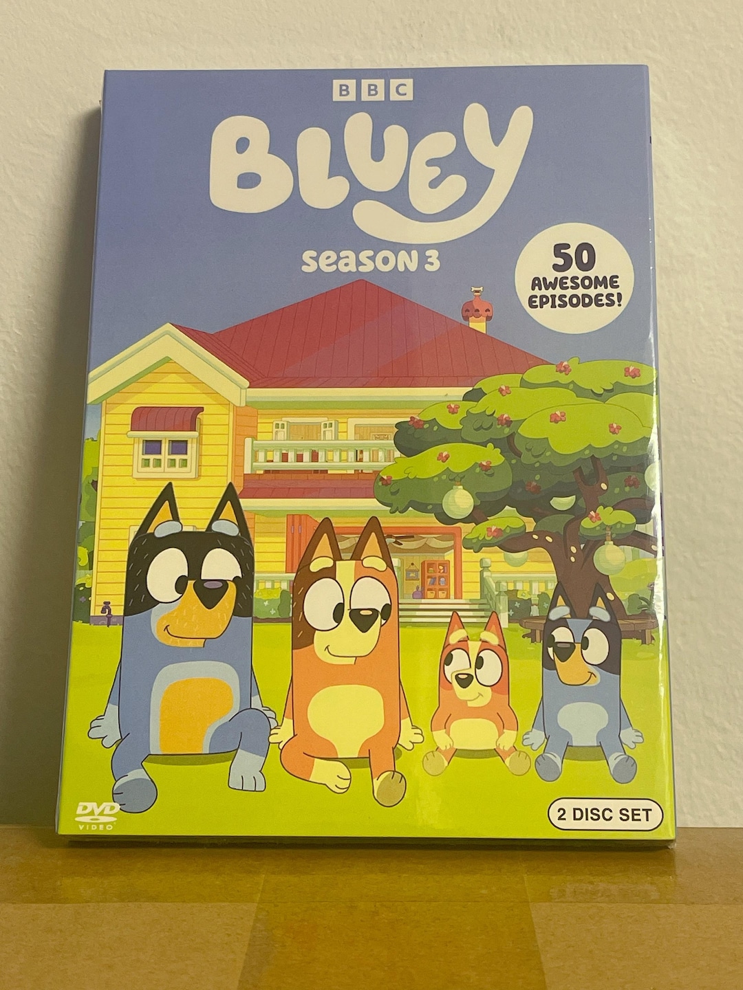 ブルーイ DVD シーズン１&２ と シーズン３ Amazon.com: Bluey The Complete Seasons One, Two and Three (1