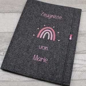 personalisierte Zeugnismappe aus Filz bestickt mit Regenbogen I Geschenk zur Einschulung I Einschulungsgeschenk mit Namen