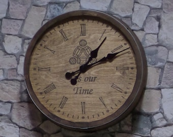 Horloge murale en bois en forme de tonneau, Horloge du bas du tonneau, 48x48 cm, couleur wengé