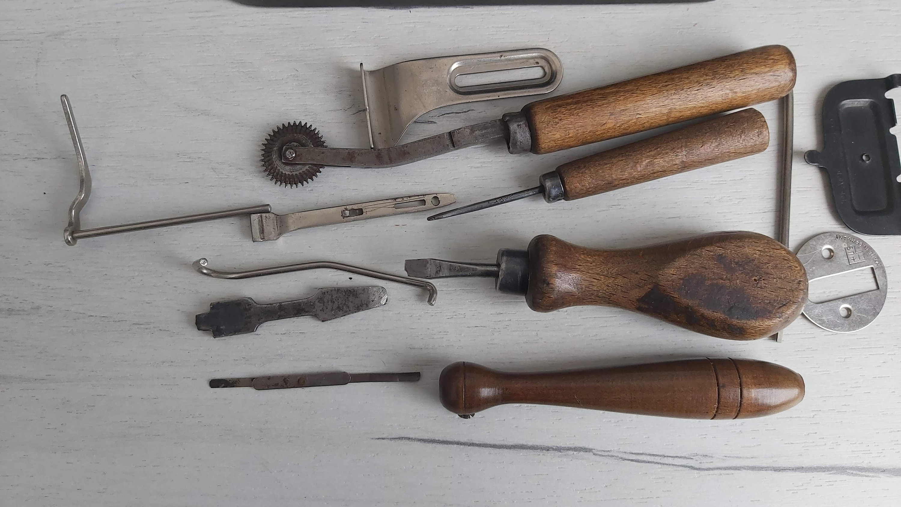 Vintage PFAFF Sewing Machine Tin Box With Some Accessories Made in