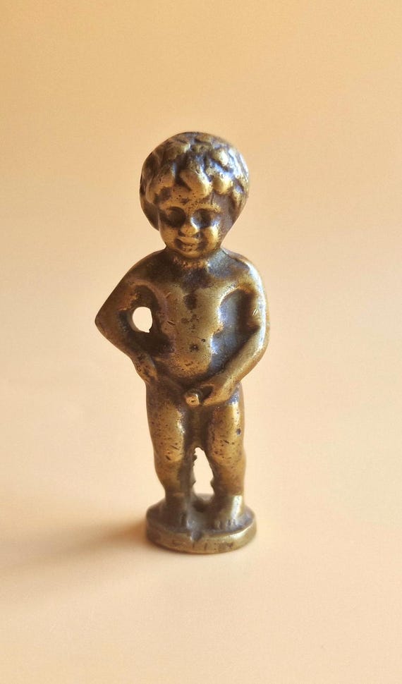 ヴィンテージブロンズ小便小僧像、ベルギーお土産 (7 cm) - Etsy 日本