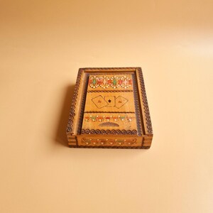 Scatola portaoggetti in legno vintage per carte da gioco, piccola scatola in legno con pirografia realizzata a mano