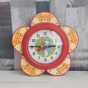 Vintage Yantar Children&#39;s Wall Clock: USSR Quartz Clock