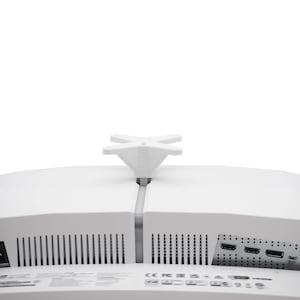 Philips Monitorhalterung mit VESA Standard 75x75mm: Ideal für Schreibtisch- und Wandmontage, erleichtert flexible Monitorpositionierung.